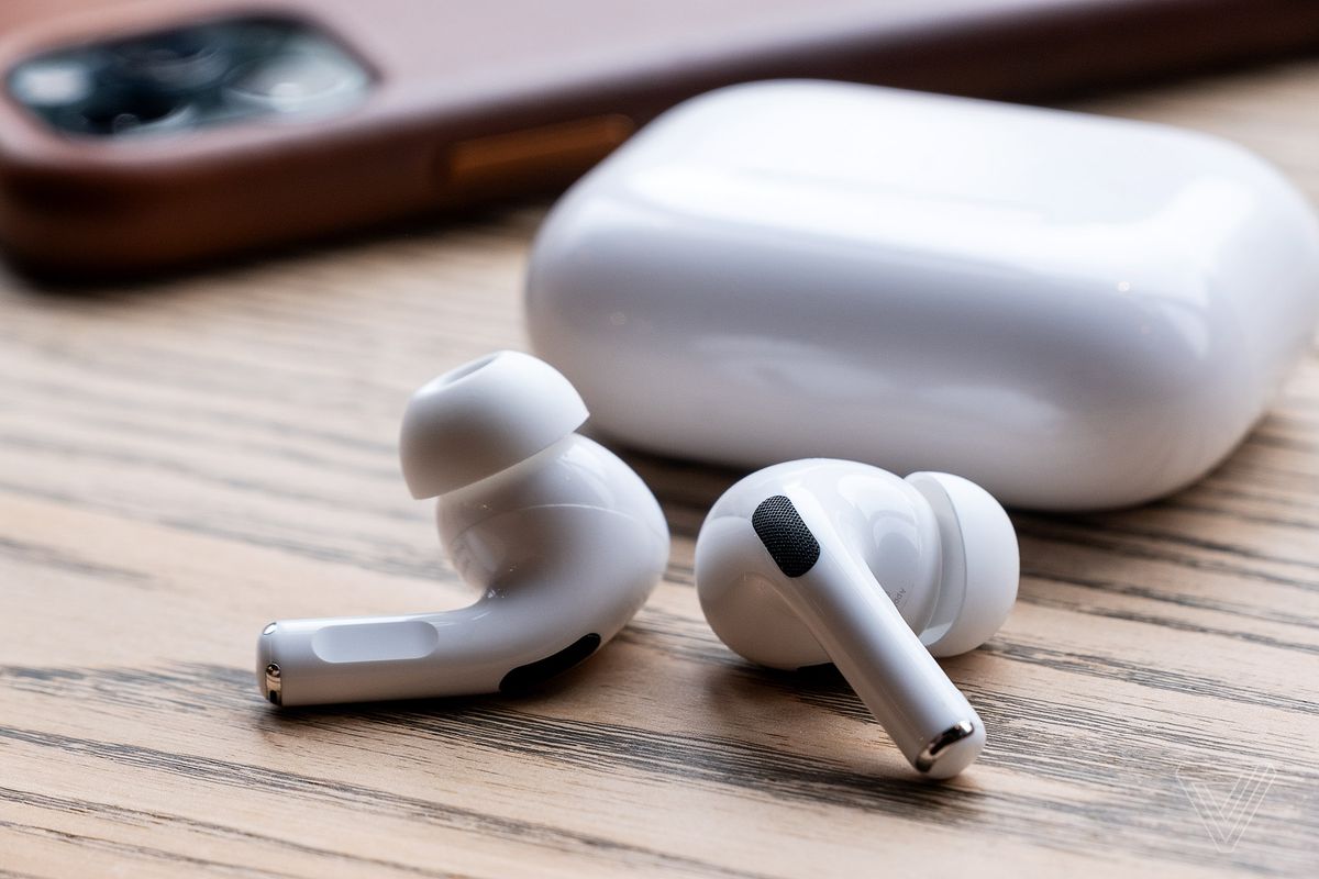 AirPods Pro and AirPods Max can now be found by Find My Network